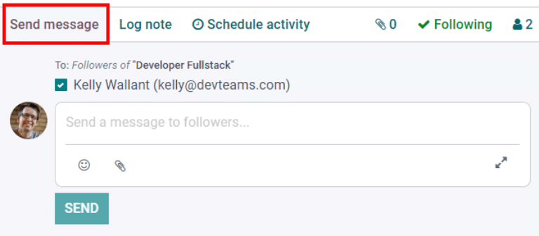 从沟通栏发送电子邮件。