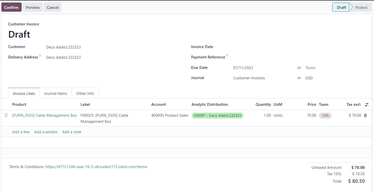 在 Odoo 中,客户发票草稿附有销售订单中的采购产品。