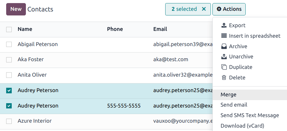 联系人应用程序中的合并联系人选项。