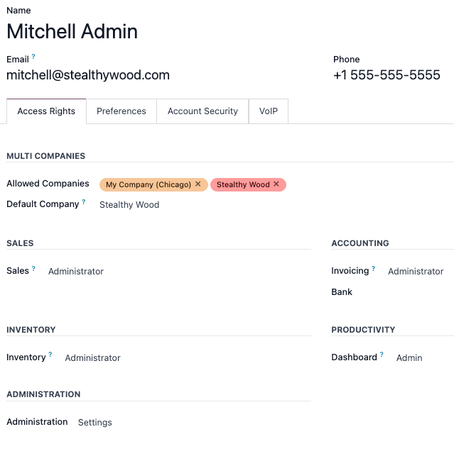 用户表单视图，强调 Odoo 中的访问权限选项卡。